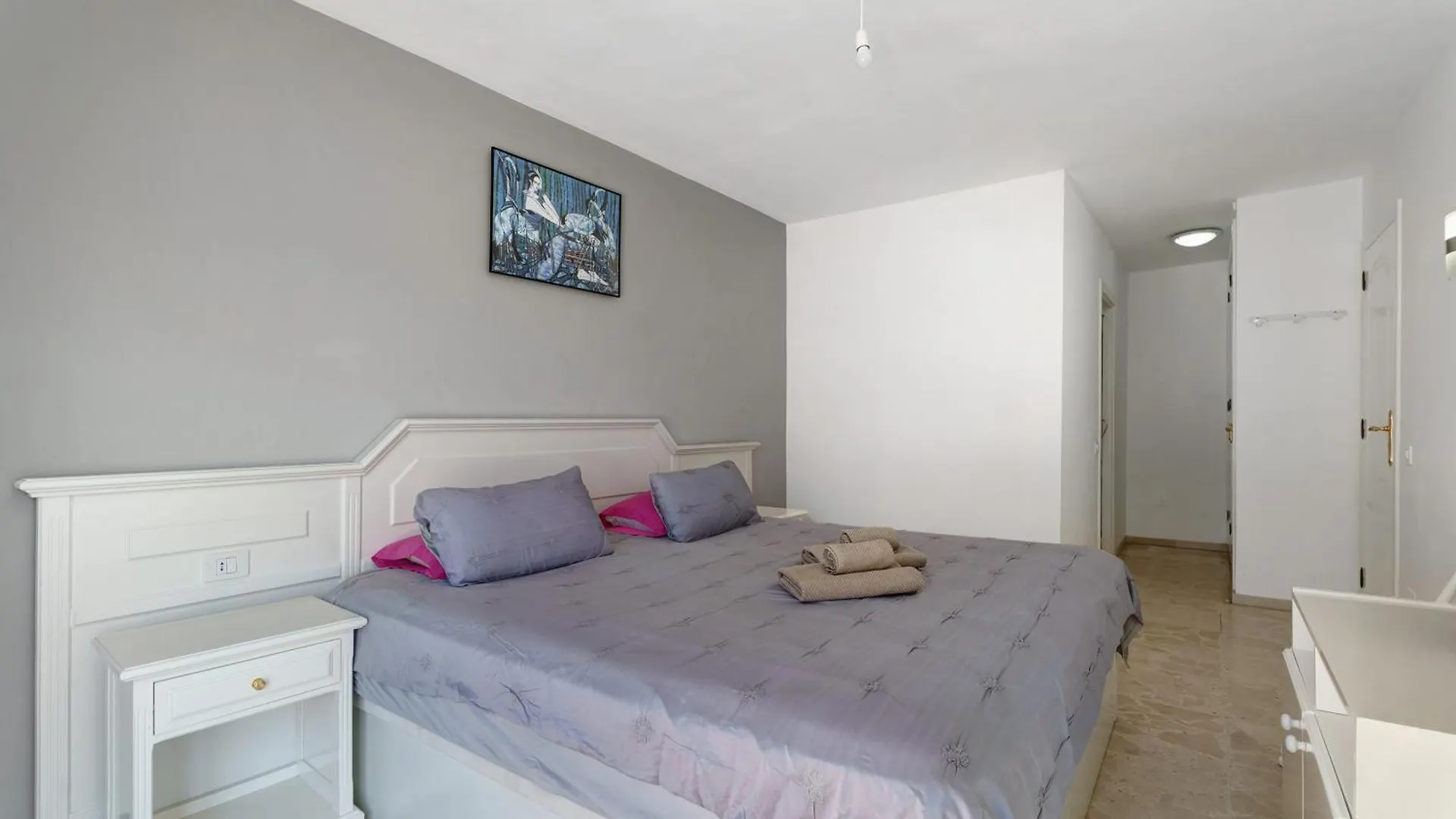 3 Bedrooms With Views アデヘ 0*,