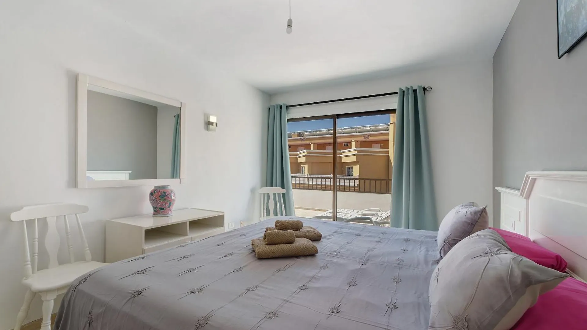 3 Bedrooms With Views アデヘ 別荘