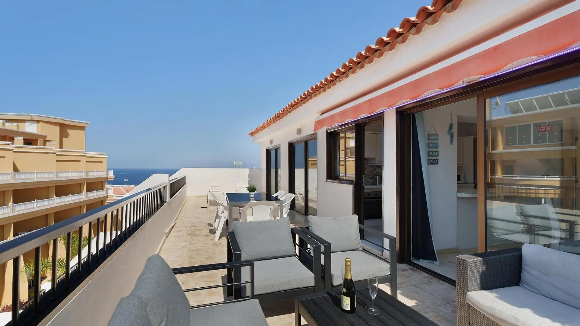 別荘 3 Bedrooms With Views アデヘ
